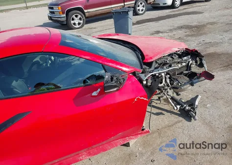 2021 Chevrolet Corvette Stingray Rwd 2Lt from USA, damaged, VIN 1G1YB2D42M5120437